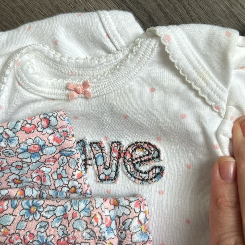 Carters newborn set - Picture 4 of 4